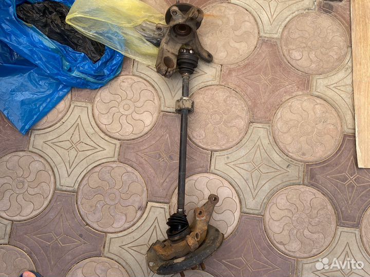 Привод перелний toyta vits ступица тоета витц