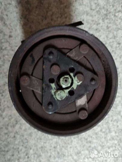 Компрессор кондиционера 8200600122 Renault K4M K9K