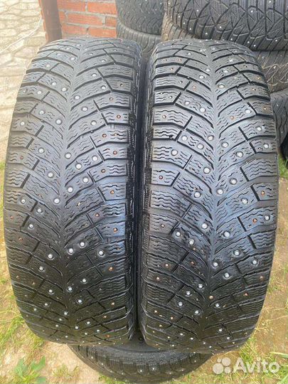 Michelin X-Ice North 4 215/65 R17