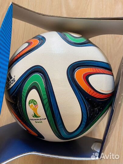 Футбольный мяч adidas brazuca оригинал
