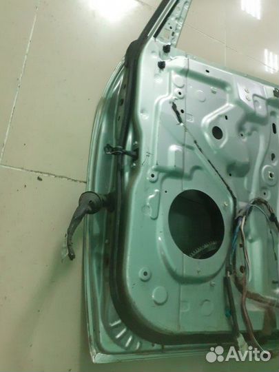 Дверь передняя правая Toyota Ipsum ACM21 2azfe