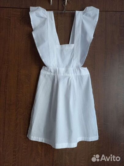 Белый школьный фартук