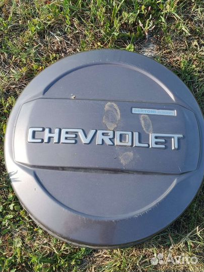 Колпак запасного колеса на chevrolet ниву