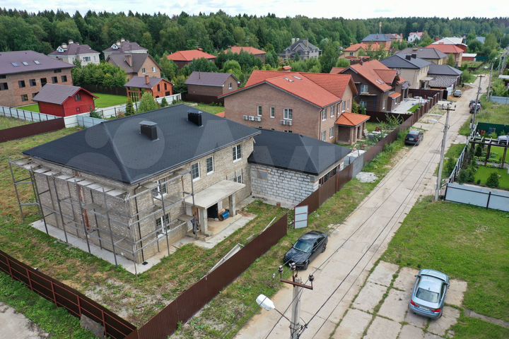 Дом 398,5 м² на участке 14,5 сот.