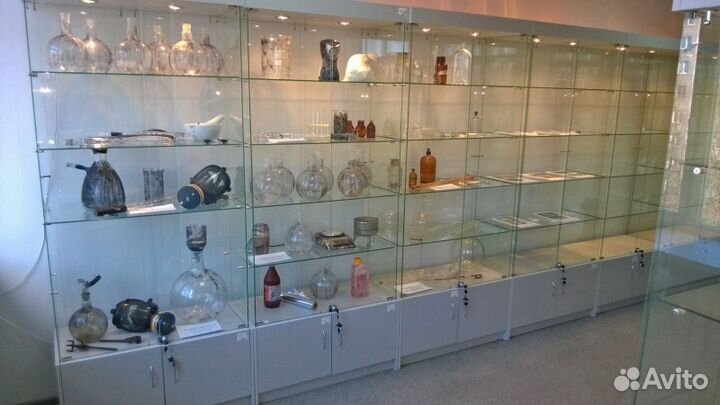 Витрины стеклянные новые