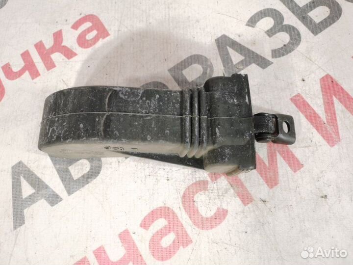 Ограничитель двери передний левый Volkswagen