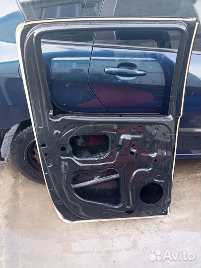 Дверь задняя левая Toyota Hilux 2004-2015 Хайлюкс