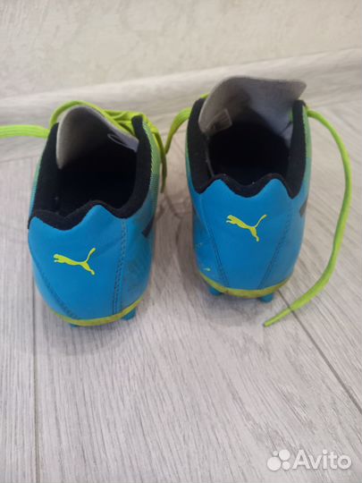 Футбольные бутсы puma