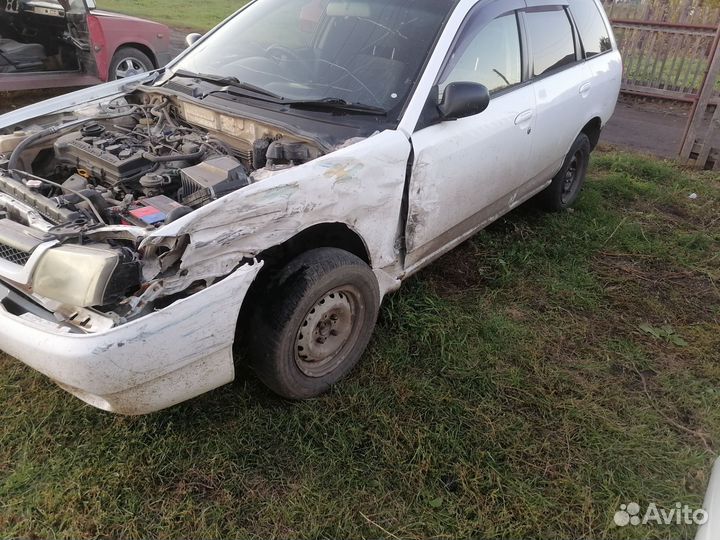 Nissan Wingroad 1.5 AT, 2000, битый, 450 000 км