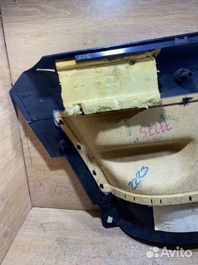 Обшивка задняя правая VW New Beetle A4 79275