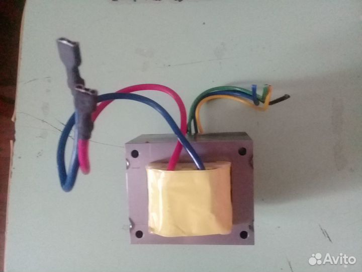 Понижающий трансформатор 220 /12