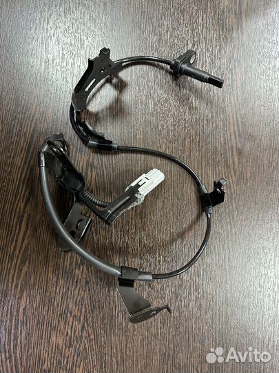 Датчик ABS Toyota Highlander 89546-0E020