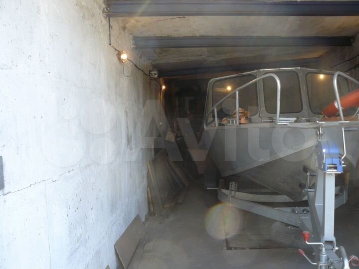 Гараж, > 30 м²