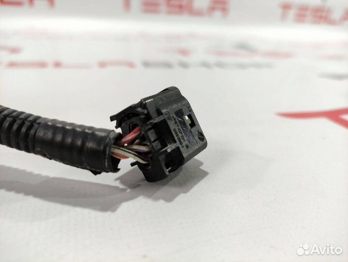 Разъем (фишка) проводки Tesla Model S 2014