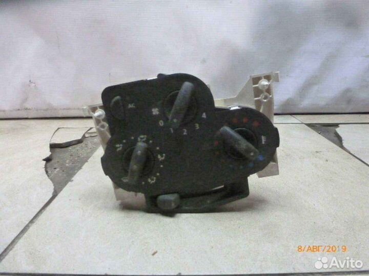 Блок управления отопителем Renault Logan 1.4 2008