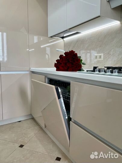 Угловая кухня на заказ. Фабрика в Челябинске