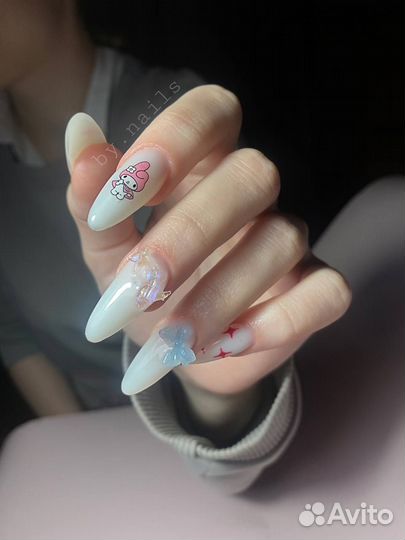 Мастер креативного маникюра и смарт-педикюра