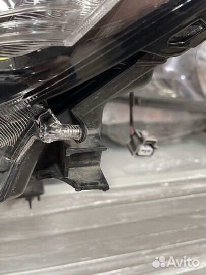 Фара Toyota Land Cruiser 150 2018 г левая