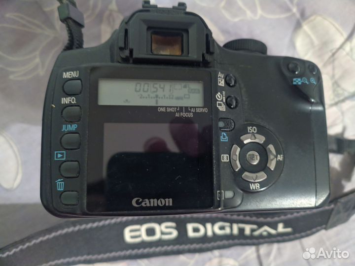 Зеркальный фотоаппарат Canon 350D