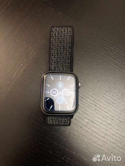 Часы apple watch 4 44 mm nike