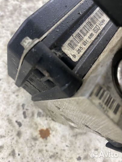 Блок ABS Infiniti FX 35, FX37 QX 70