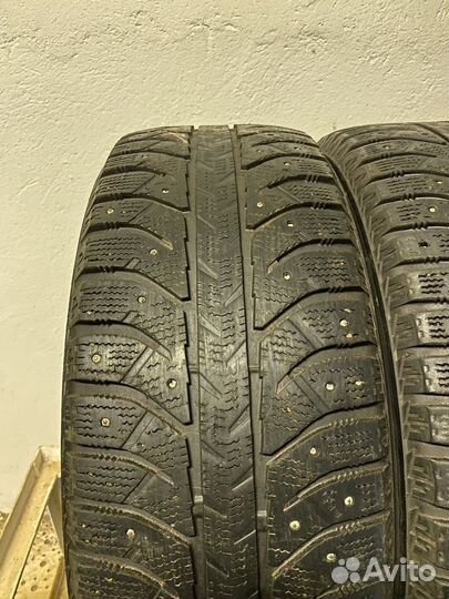 Bridgestone Ice Cruiser 7000 215/60 R17 100T