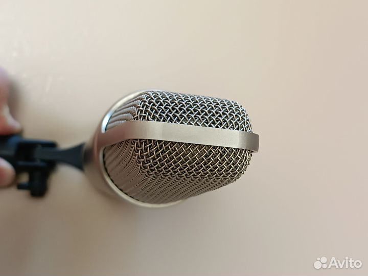 Студийный микрофон Rode nt1000