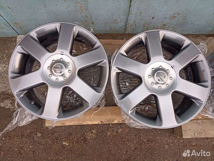 Оригинал Nissan R17 как новые 114,3