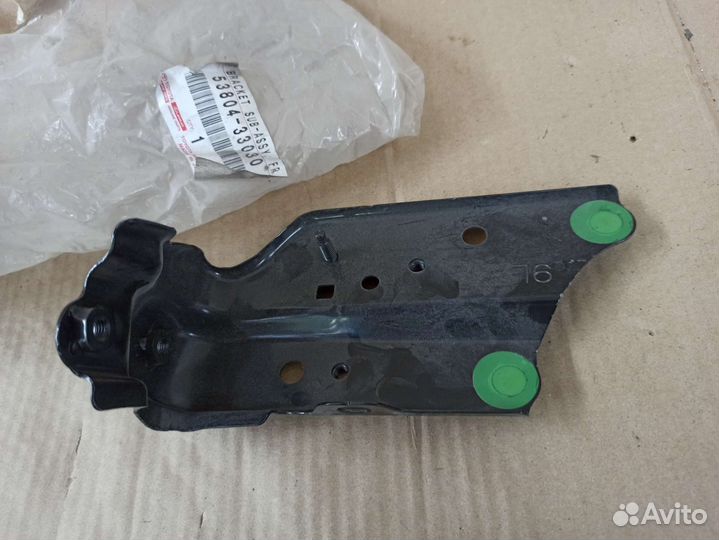 Кронштейн крыла передний левый Камри 50