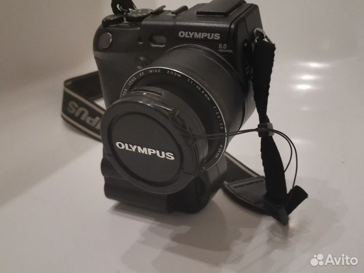 Компактный фотоаппарат olympus C-8080