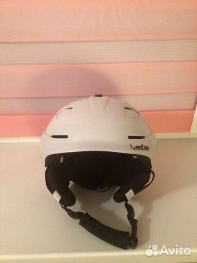 Шлем и очки горнолыжные