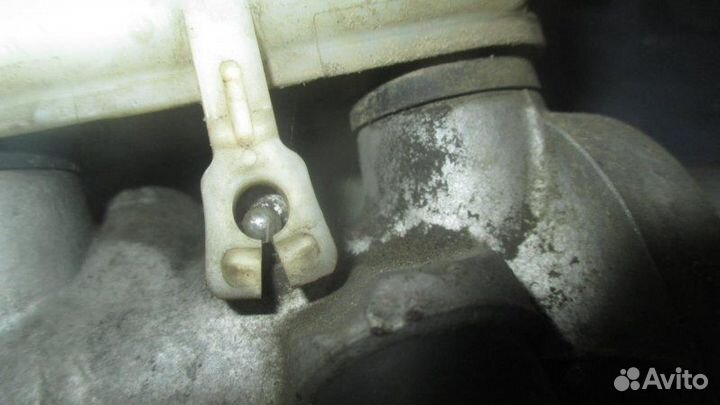 Цилиндр главный тормозной с бачком Audi Q3 2011