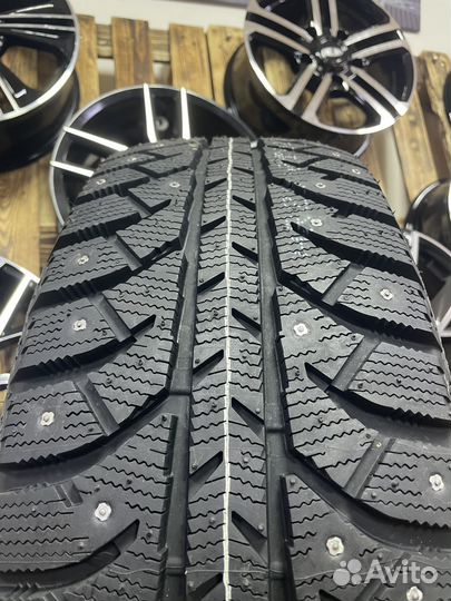 Bridgestone Ice Cruiser 7000S 205/50 R17 93T