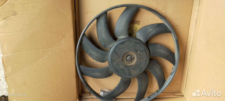 Вентилятор охлаждения радиатора