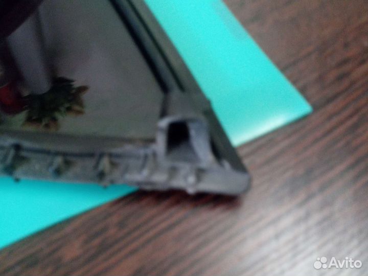 Стекло заднее правое Тойота Харриер