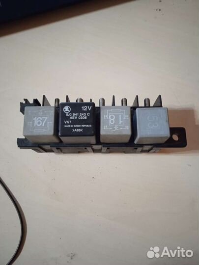 Блок реле skoda Octavia a 4 tour