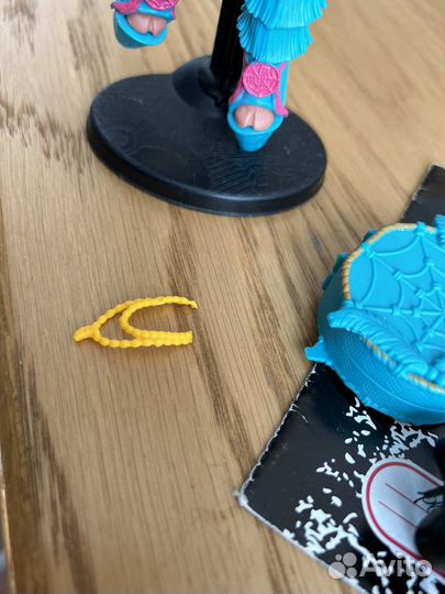 Кукла Монстер Хай Изи Даунденсер Иси