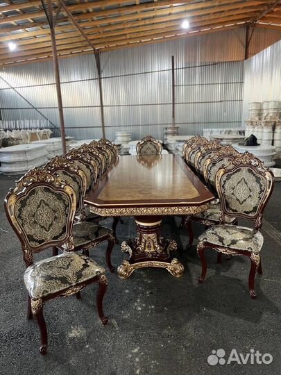 Стол и стулья