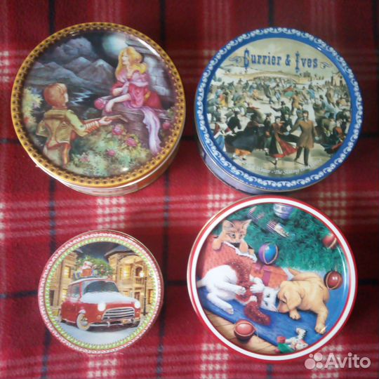 Жестяные коробки из под печенья