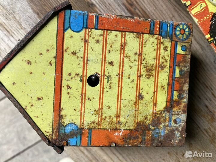 Заводная механическая игрушка -Детские часы.ссср