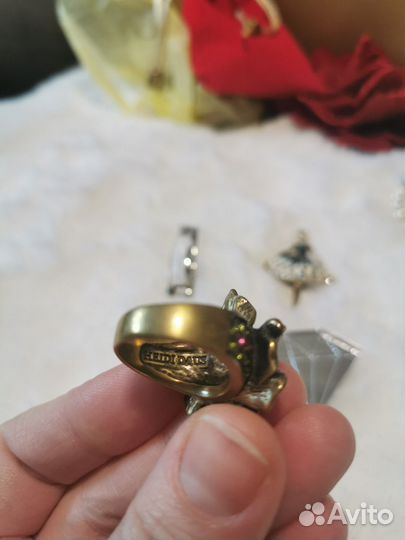 Кольцо Heidi Daus фиолетовый цветок с колибри