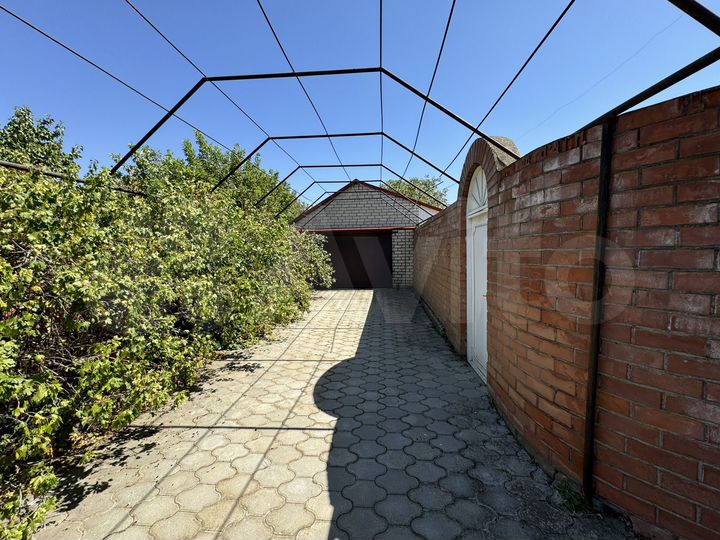 Дом 258 м² на участке 15 сот.