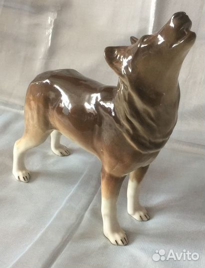 Скульптура Волк лфз (фарфор)