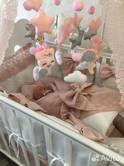 Комплект в детскую кроватку с балдахином