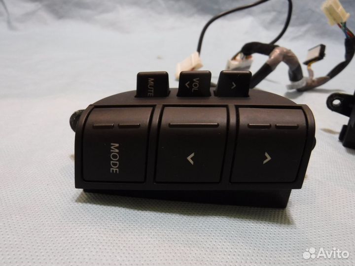 Кнопки управления на руле Kia Mohave / Мохав