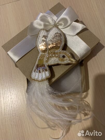 Брошь колибри