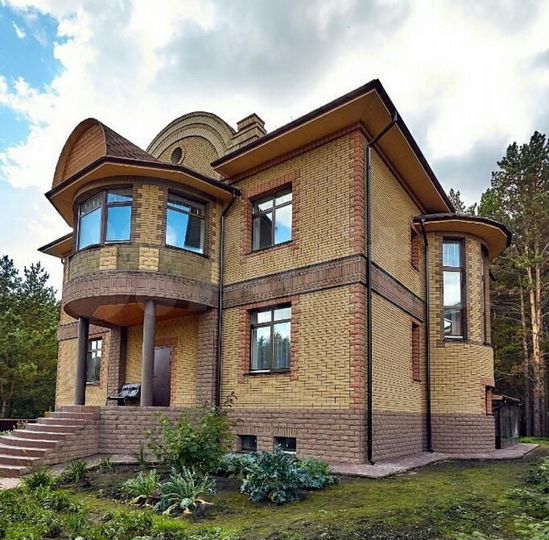 Коттедж 190 м² на участке 5 сот.