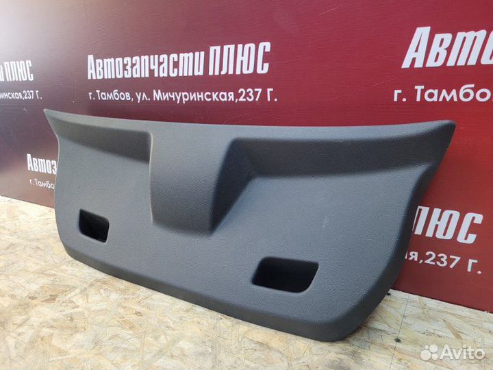Обшивка крышки багажника Opel Corsa