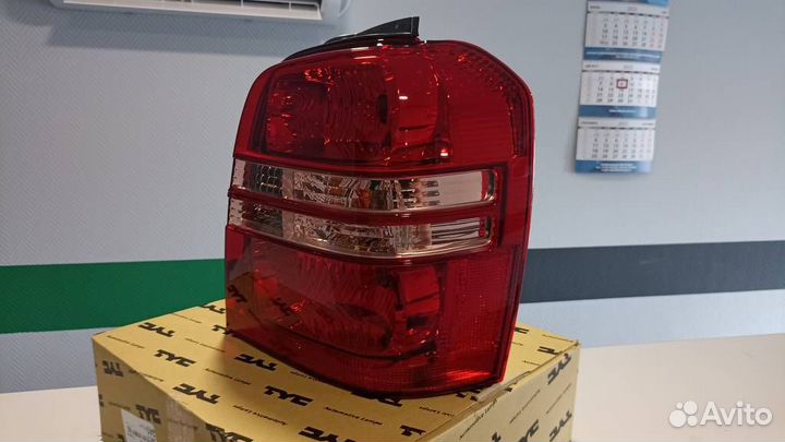 Фонарь задний правый Toyota Highlander I 2001-2006