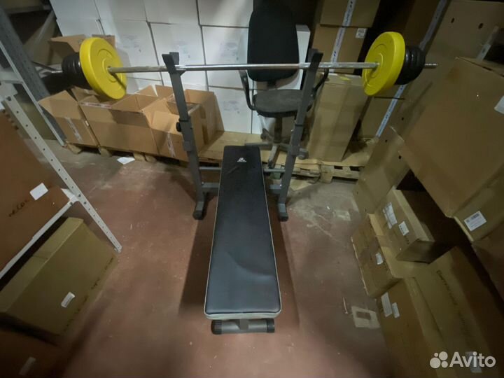 Скамья для жима со стойкой и штангой